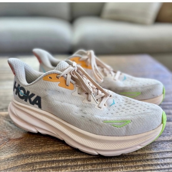 Hoka Shoes - Hoka  women size 10.5 Clifton 9 Athletic Shoes in Gray and Green